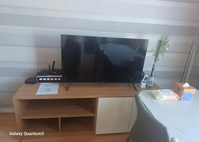 Hongdae Guesthouse2 1Min From Hongik Uni Station Exit #1
