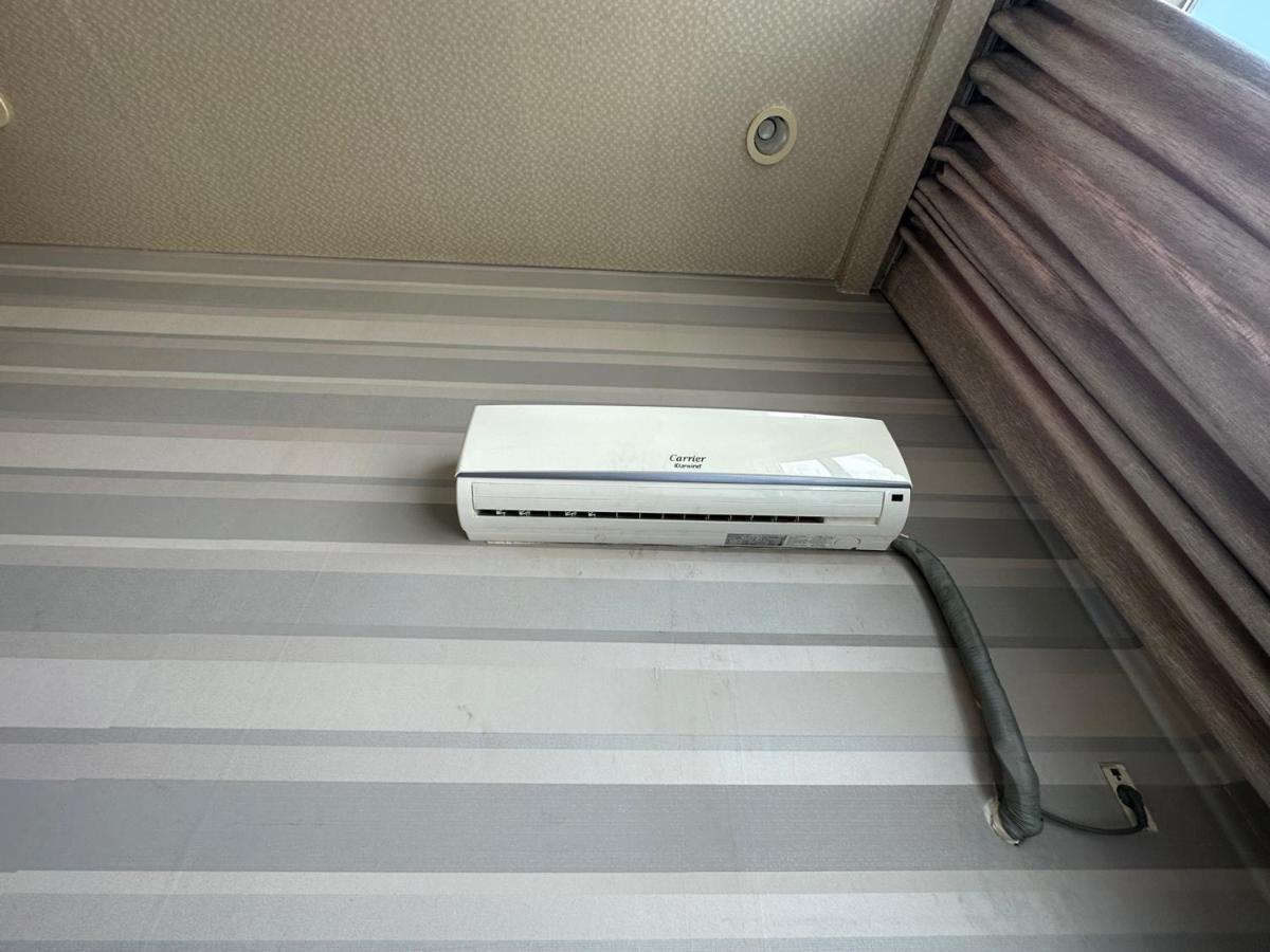 Hongdae Guesthouse2 1min From Hongik Uni Station Exit #1 อพาร์ทเม้น โซล
